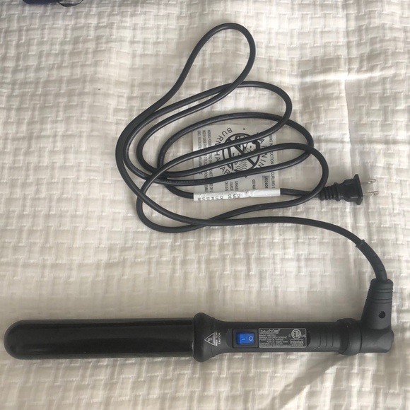 NuMe Accessories - NWOT NuMe Curling Wand